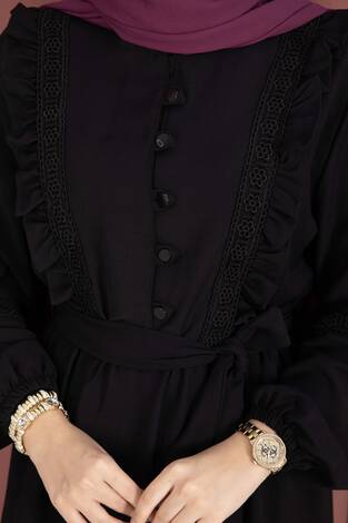 Güpür Şeritli Kuşaklı Tesettür Elbise Siyah - Thumbnail