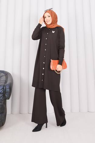 İnci Kelebek Broşlu Tesettür Triko Takım Kahve - Thumbnail