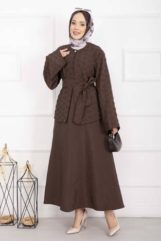 Kabartma Dokulu Kuşaklı Etek Takım Kahve - Thumbnail