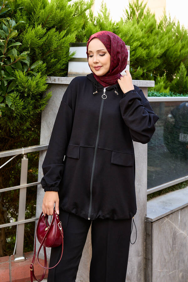 MD - Kapüşon Ve Fermuar Detaylı İkili Oyşo Takım Siyah (1) MD - Kapüşon Ve Fermuar Detaylı İkili Oyşo Takım Siyah (1)