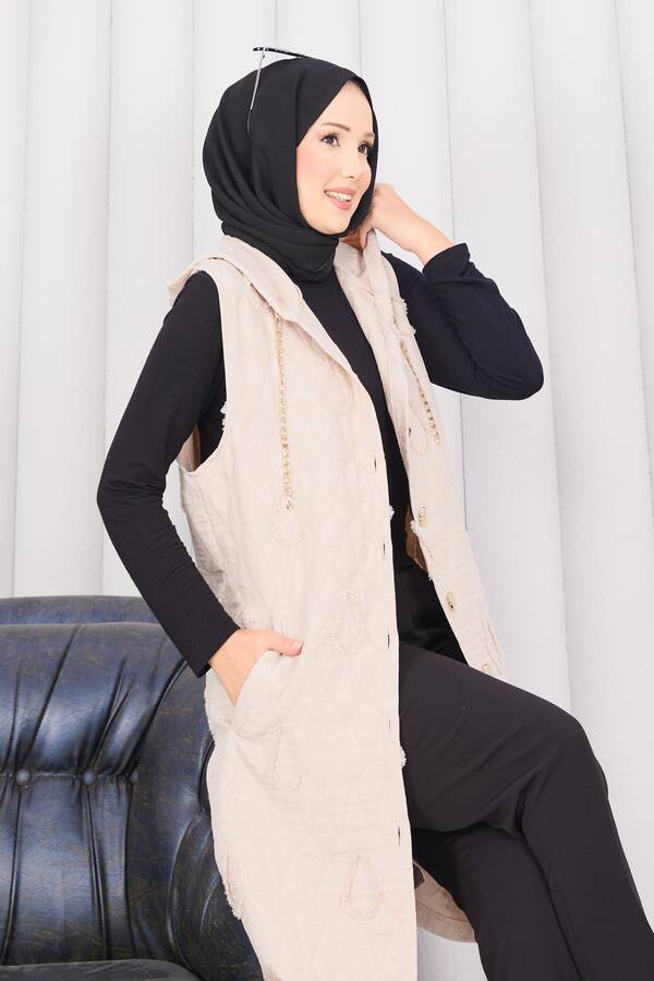 MD - Kapüşonlu Düğmeli Tesettür Kapitone Yelek Bej (1)