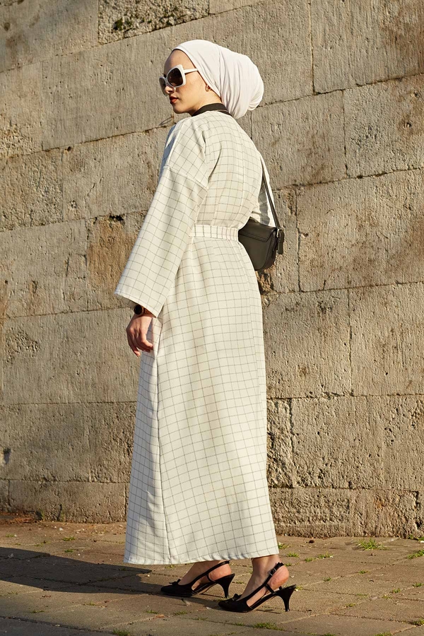 Kareli Boydan Gizli Düğmeli Elbise 100MD10261 Beyaz