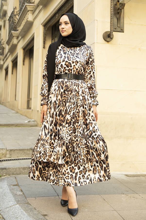 Kemerli Leopar Saten Tesettür Elbise 66601-1 Leopar Kemerli Leopar Saten Tesettür Elbise 66601-1 Leopar