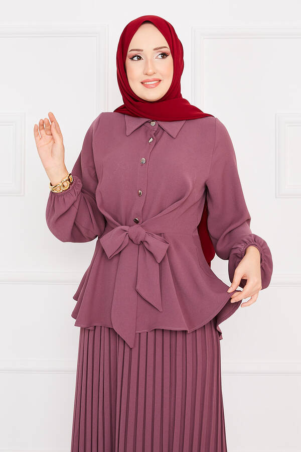 MD - Kendinden Kuşaklı Piliseli Tesettür Takım Gülkurusu (1) MD - Kendinden Kuşaklı Piliseli Tesettür Takım Gülkurusu (1)