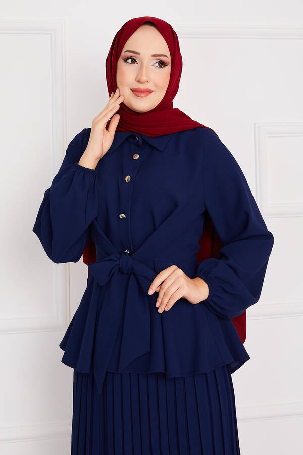 MD - Kendinden Kuşaklı Piliseli Tesettür Takım Saks (1) MD - Kendinden Kuşaklı Piliseli Tesettür Takım Saks (1)