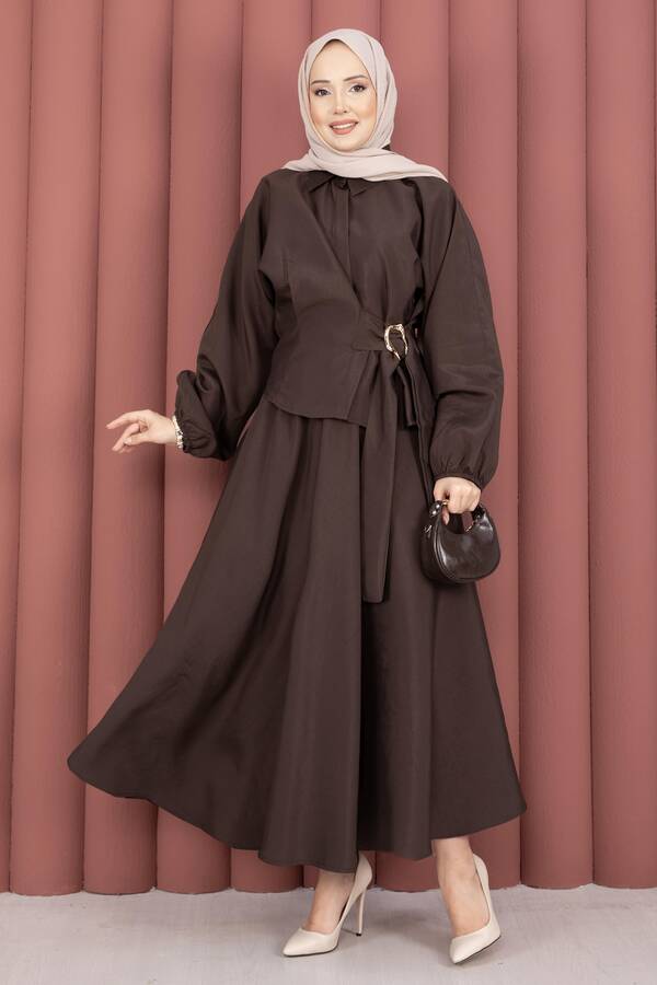 Htn - Kendinden Kuşaklı Toka Detaylı Etekli İkili Takım Kahve