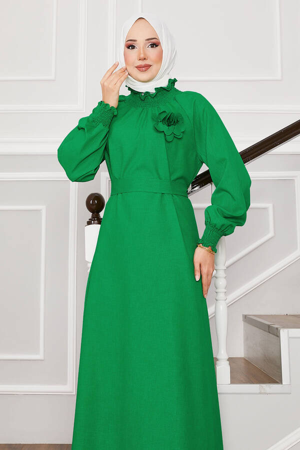 Zmr - Kolları Gipeli Gül Broşlu Tesettür Elbise Benetton (1) Zmr - Kolları Gipeli Gül Broşlu Tesettür Elbise Benetton (1)