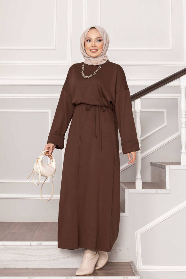MD - Kolu Katlama Detaylı Seyyar Kuşaklı Oyşo Elbise Kahve (1)
