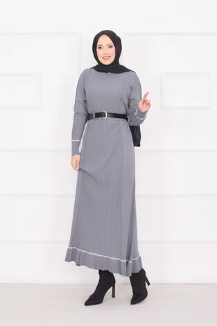 Manşeti Ve Eteği Taş İşlemeli Tesettür Triko Elbise Gri - Thumbnail
