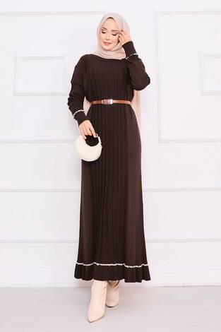 Manşeti Ve Eteği Taş İşlemeli Tesettür Triko Elbise Kahve - Thumbnail