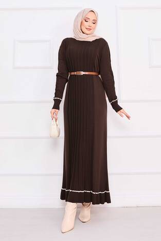 Manşeti Ve Eteği Taş İşlemeli Tesettür Triko Elbise Kahve - Thumbnail