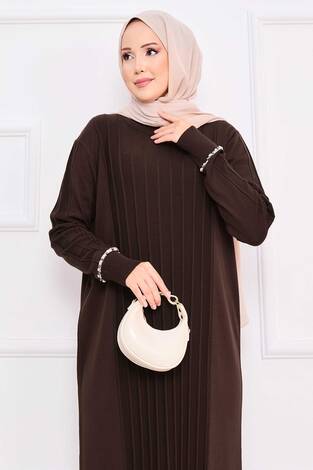 Manşeti Ve Eteği Taş İşlemeli Tesettür Triko Elbise Kahve - Thumbnail