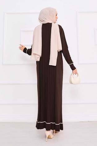 Manşeti Ve Eteği Taş İşlemeli Tesettür Triko Elbise Kahve - Thumbnail