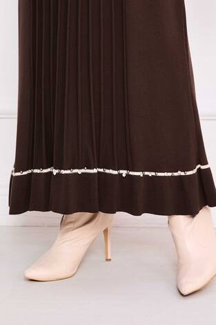 Manşeti Ve Eteği Taş İşlemeli Tesettür Triko Elbise Kahve - Thumbnail
