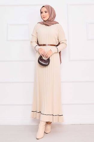 Manşeti Ve Eteği Taş İşlemeli Tesettür Triko Elbise Krem - Thumbnail