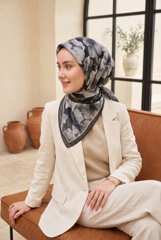 Natural Çiçek Desen Eşarp Serisi Siyah