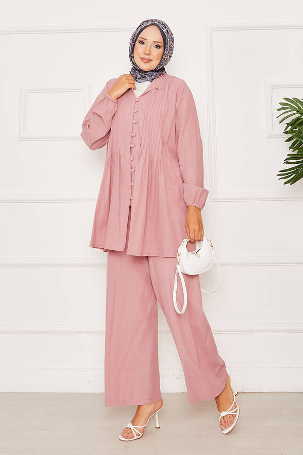 Htn - Nervür Detaylı Brit Düğmeli İkili Takım Gülkurusu (1) Htn - Nervür Detaylı Brit Düğmeli İkili Takım Gülkurusu (1)