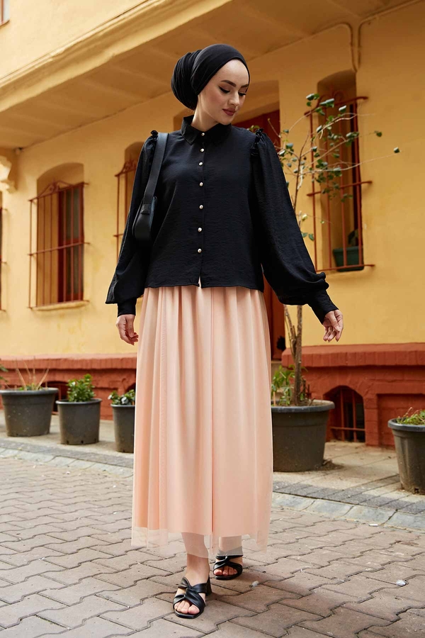 Omuz Fırfırlı Kısa Gömlek 190E-20246 Siyah Omuz Fırfırlı Kısa Gömlek 190E-20246 Siyah