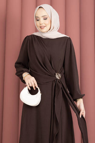 Omuzdan Allerli Yandan Bağlamalı Tesettür Elbise Kahve - Thumbnail