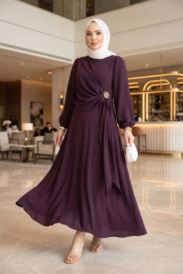 Znk - Omuzdan Allerli Yandan Bağlamalı Tesettür Elbise Mürdüm