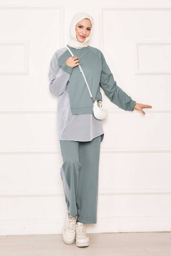 CVN - Önü Asimetrik Çizgi Garnili İkili Takım Mint