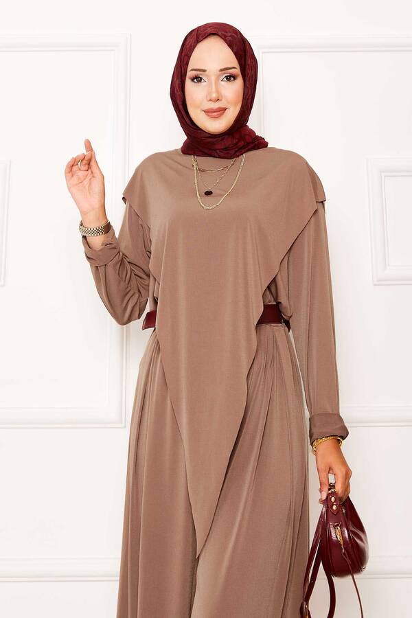 Özk - Önü Asimetrik Detaylı Sandy İkili Takım Camel (1) Özk - Önü Asimetrik Detaylı Sandy İkili Takım Camel (1)