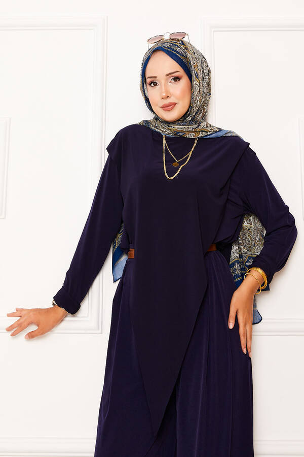 Özk - Önü Asimetrik Detaylı Sandy İkili Takım Lacivert (1) Özk - Önü Asimetrik Detaylı Sandy İkili Takım Lacivert (1)