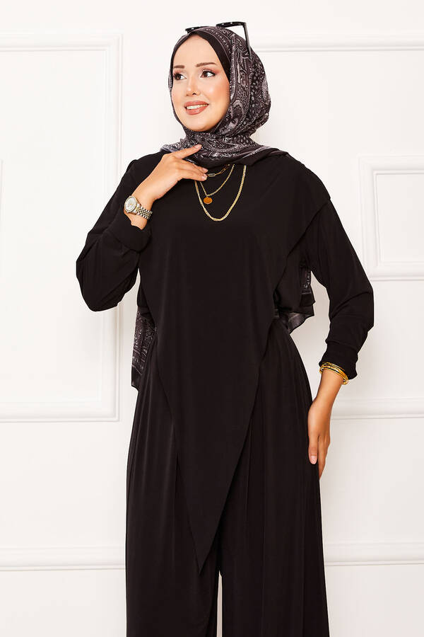 Özk - Önü Asimetrik Detaylı Sandy İkili Takım Siyah (1) Özk - Önü Asimetrik Detaylı Sandy İkili Takım Siyah (1)