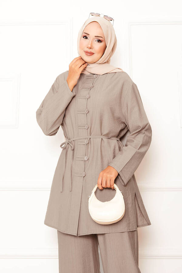 MD - Önü Brit Detaylı Beli Seyyar Bağcıklı İkili Takım Vizon (1)