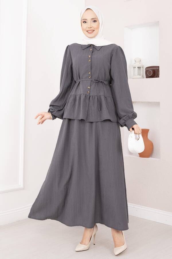 Önü Düğme Detaylı Etekli İkili Takım Gri