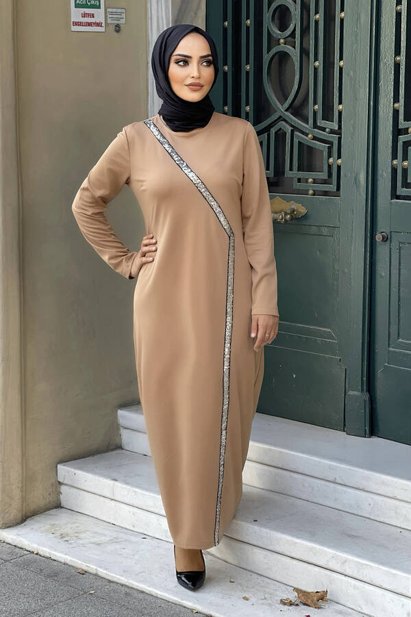Önü Pul Payetli Tesettür Abiye Elbise 100MD-10410 Latte