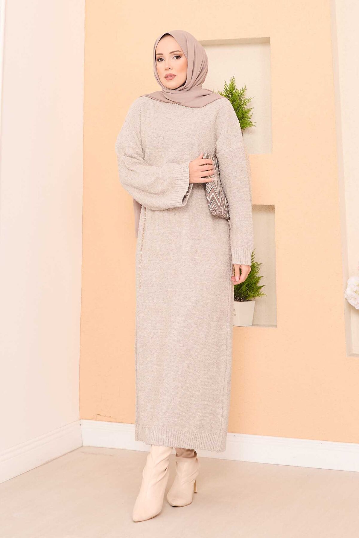 Pıtırcık Dokulu Oversize Tesettür Elbise Bej Pıtırcık Dokulu Oversize Tesettür Elbise Bej