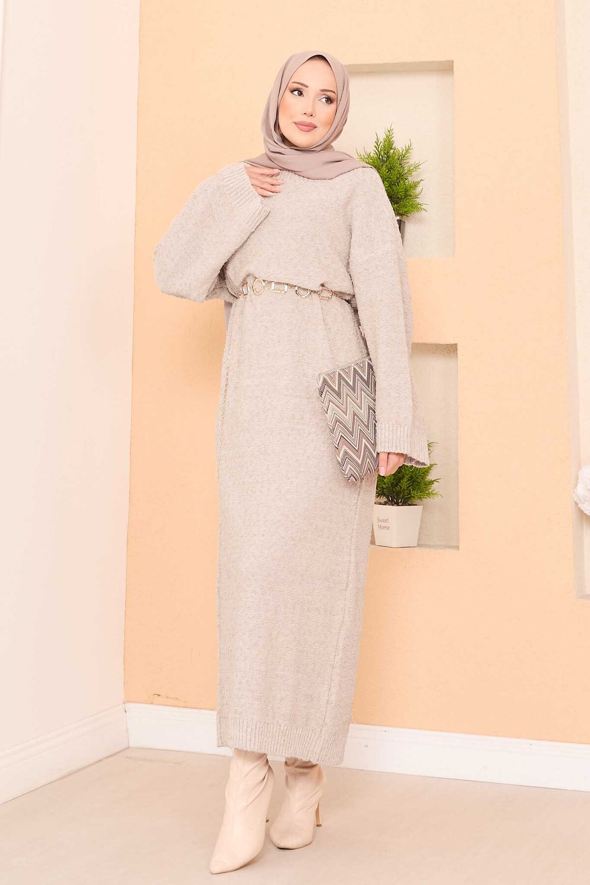 Pıtırcık Dokulu Oversize Tesettür Elbise Bej Pıtırcık Dokulu Oversize Tesettür Elbise Bej