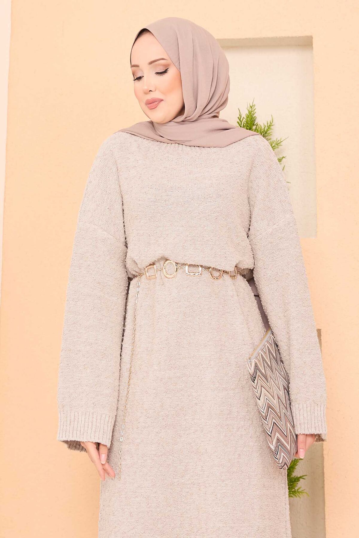 Pıtırcık Dokulu Oversize Tesettür Elbise Bej Pıtırcık Dokulu Oversize Tesettür Elbise Bej
