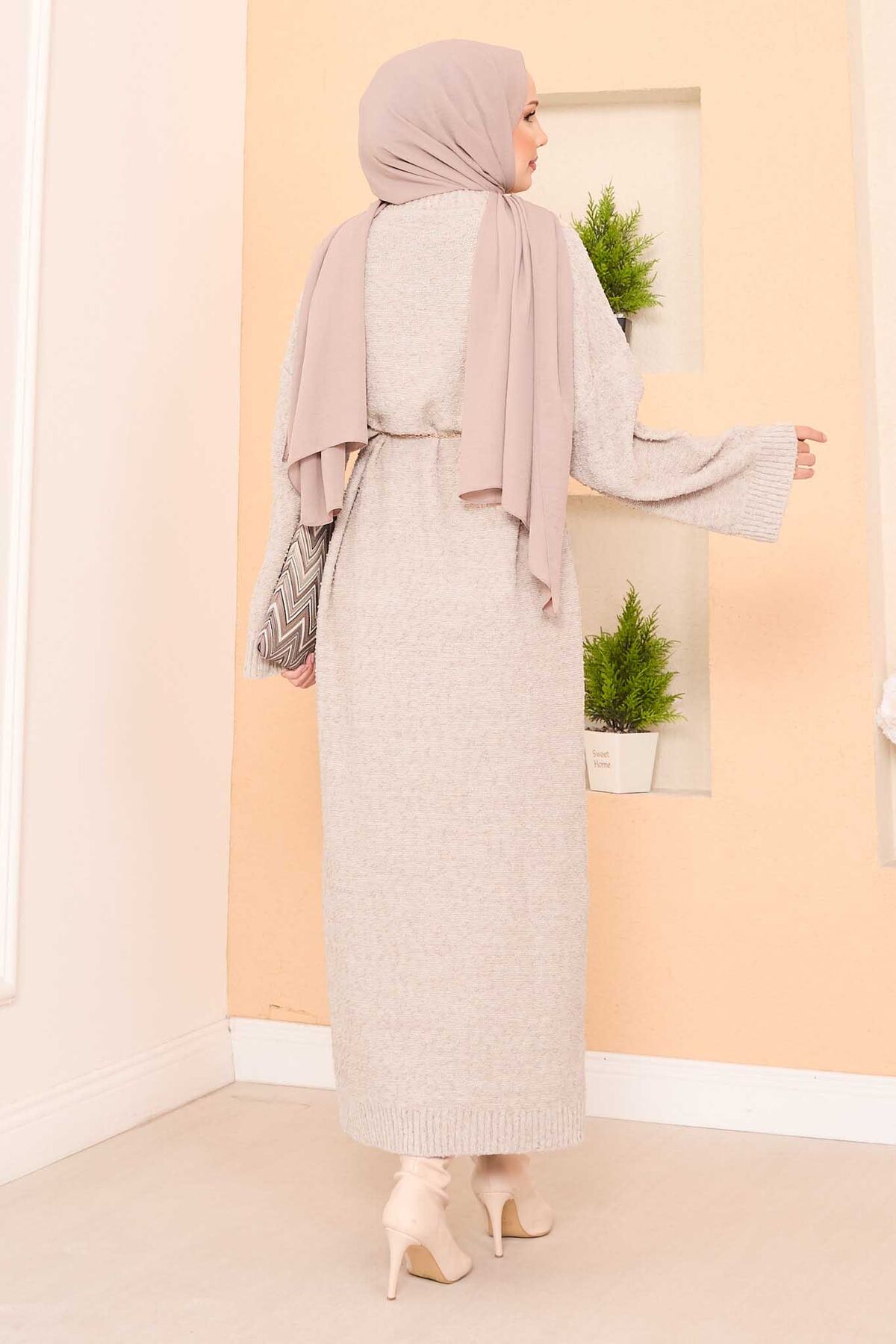 Pıtırcık Dokulu Oversize Tesettür Elbise Bej Pıtırcık Dokulu Oversize Tesettür Elbise Bej