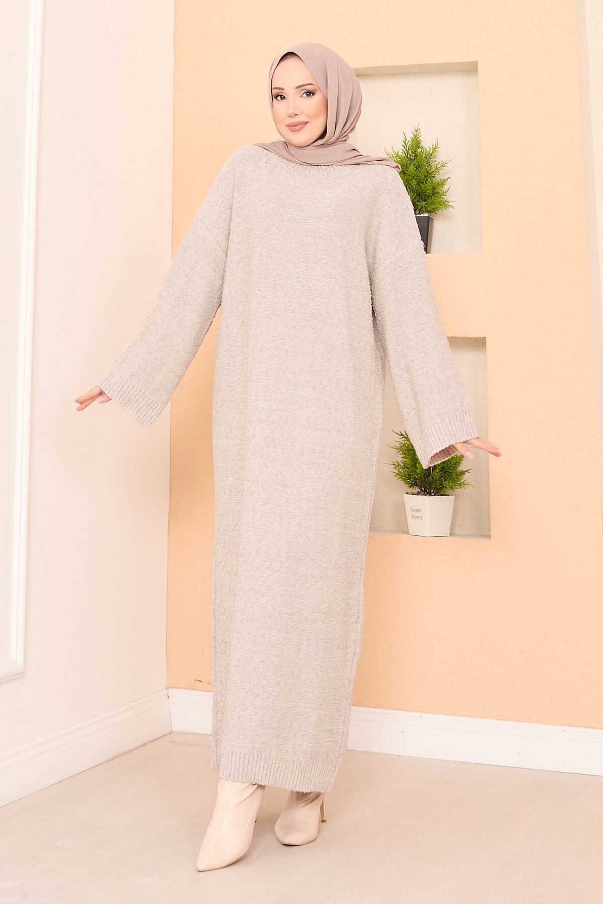 Pıtırcık Dokulu Oversize Tesettür Elbise Bej Pıtırcık Dokulu Oversize Tesettür Elbise Bej