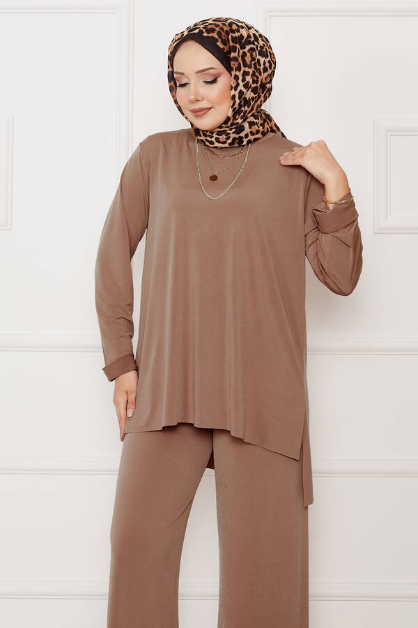 Özk - Salaş Rahat Kalıp İkili Sandy Takım Camel (1) Özk - Salaş Rahat Kalıp İkili Sandy Takım Camel (1)