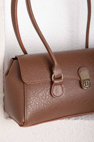 Retro Kilit Detaylı Baget Çanta Taba - Thumbnail