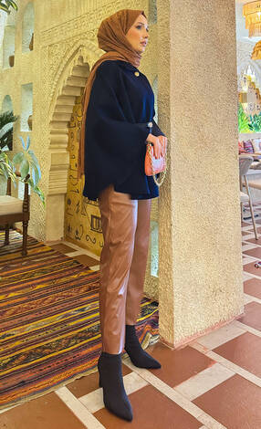 Seyyar Kemerli Düğme Detaylı Tesettür Kaşe Panço Lacivert