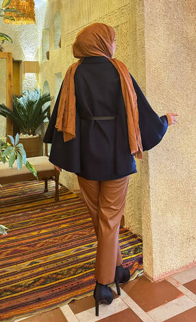 Seyyar Kemerli Düğme Detaylı Tesettür Kaşe Panço Lacivert - Thumbnail