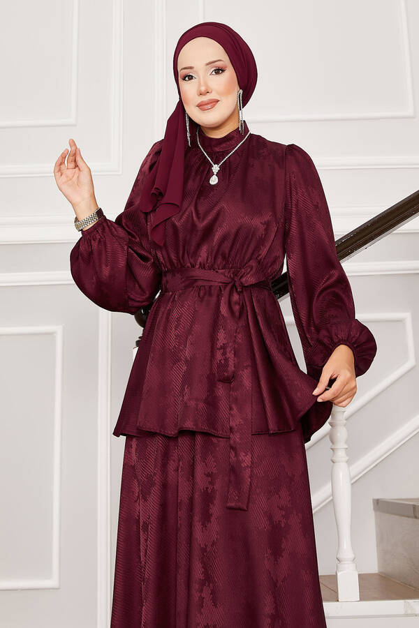 MD - Seyyar Kuşaklı Beli Büzgülü Jakar İkili Takım Bordo (1) MD - Seyyar Kuşaklı Beli Büzgülü Jakar İkili Takım Bordo (1)