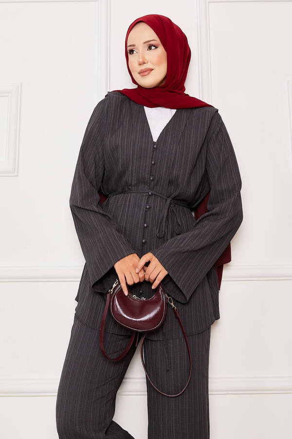 Mat - Seyyar Kuşaklı Brit Düğmeli İkili Takım Antrasit (1) Mat - Seyyar Kuşaklı Brit Düğmeli İkili Takım Antrasit (1)