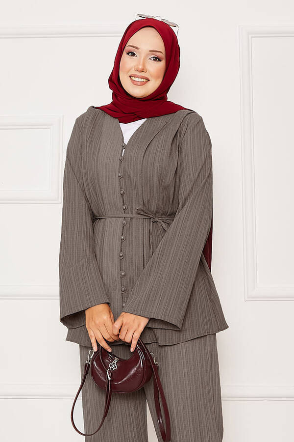 Mat - Seyyar Kuşaklı Brit Düğmeli İkili Takım Koyu Bej (1)