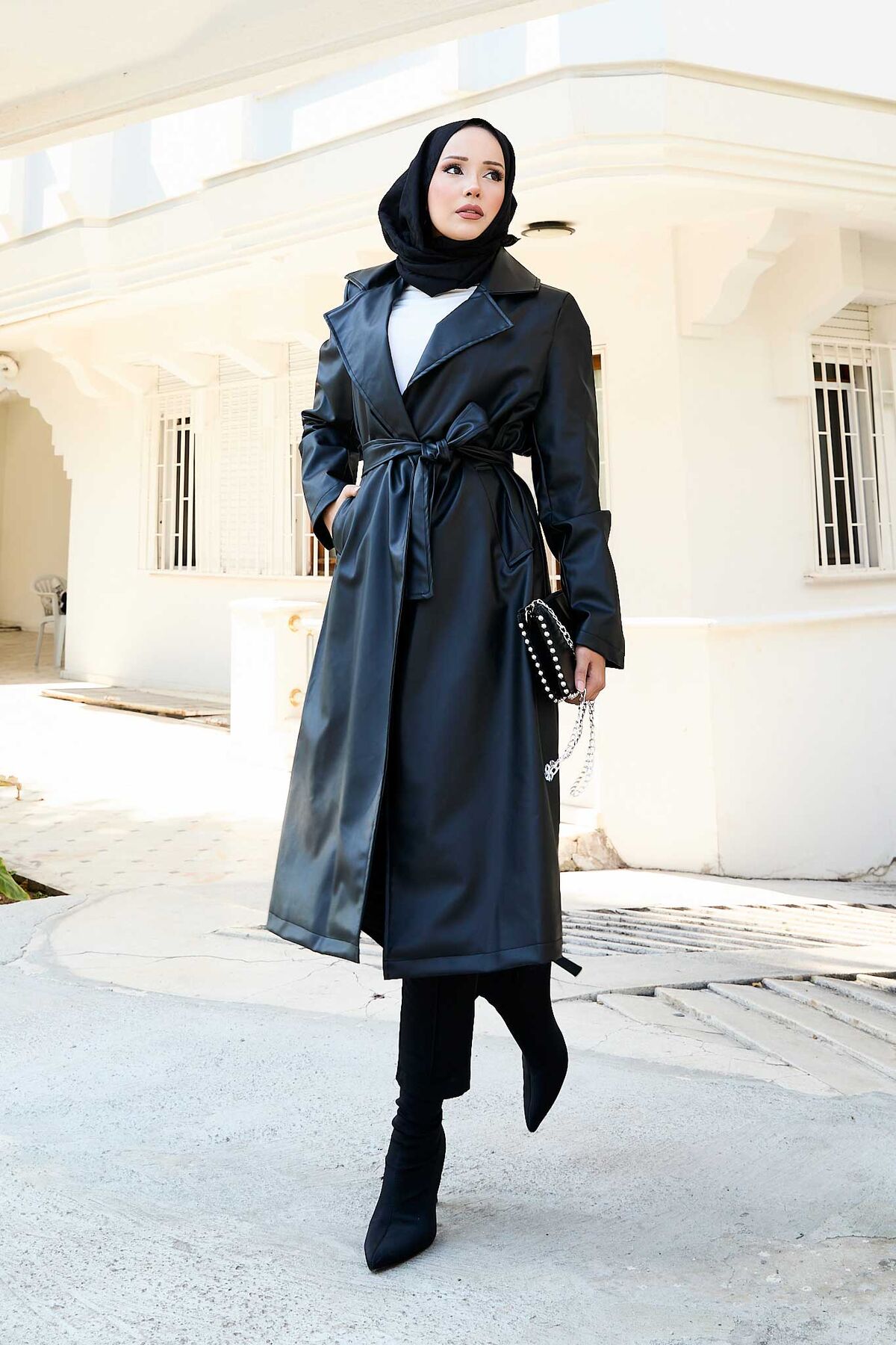 Seyyar Kuşaklı Deri Kap Siyah Seyyar Kuşaklı Deri Kap Siyah