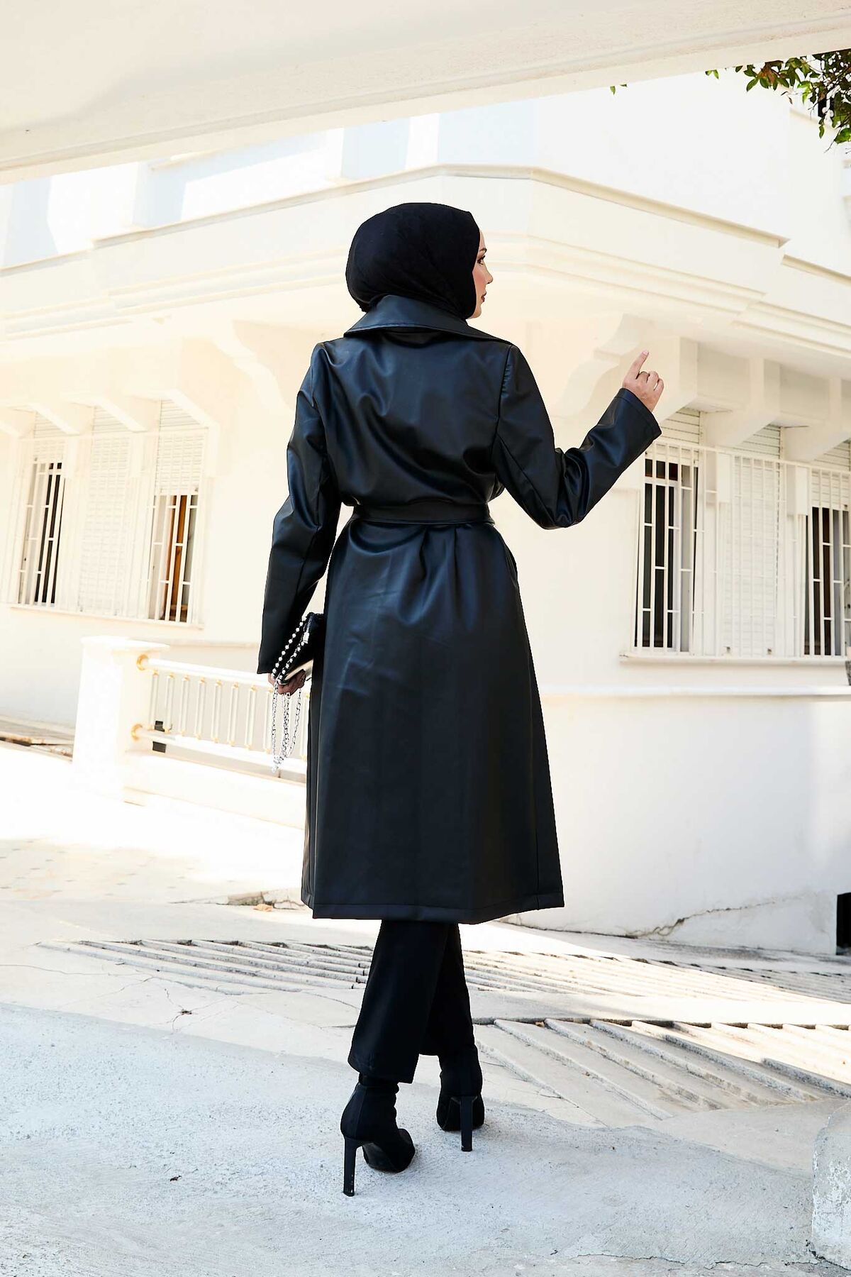 Seyyar Kuşaklı Deri Kap Siyah Seyyar Kuşaklı Deri Kap Siyah