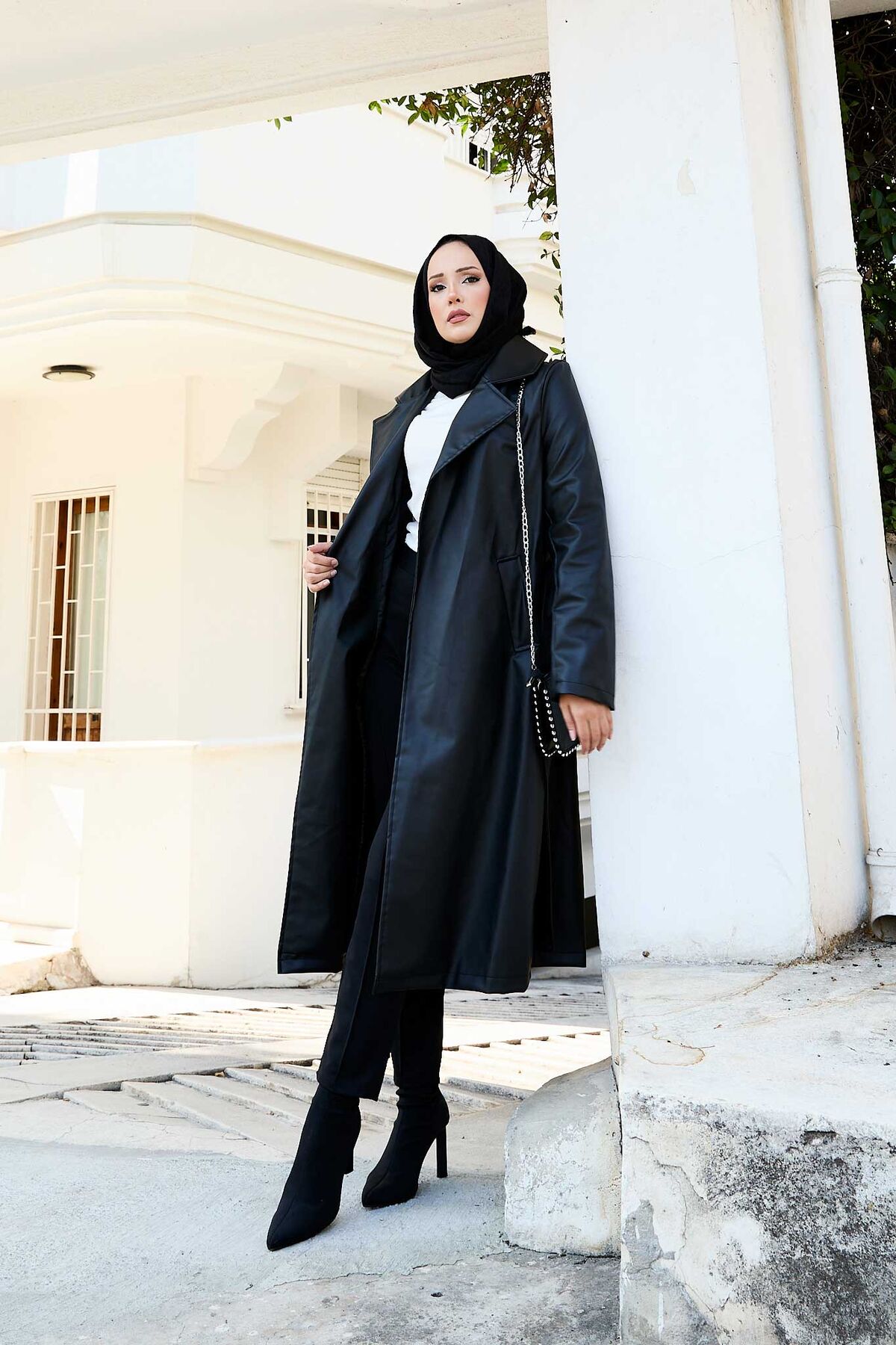 Seyyar Kuşaklı Deri Kap Siyah Seyyar Kuşaklı Deri Kap Siyah