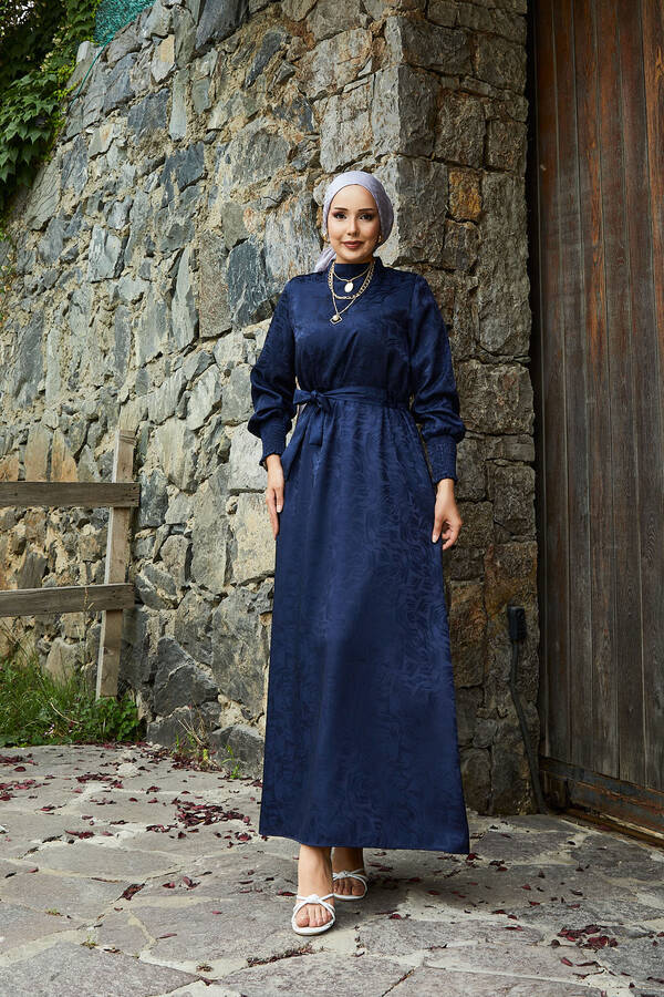 Seyyar Kuşaklı Kolları Gipeli Jakar Elbise Lacivert Seyyar Kuşaklı Kolları Gipeli Jakar Elbise Lacivert