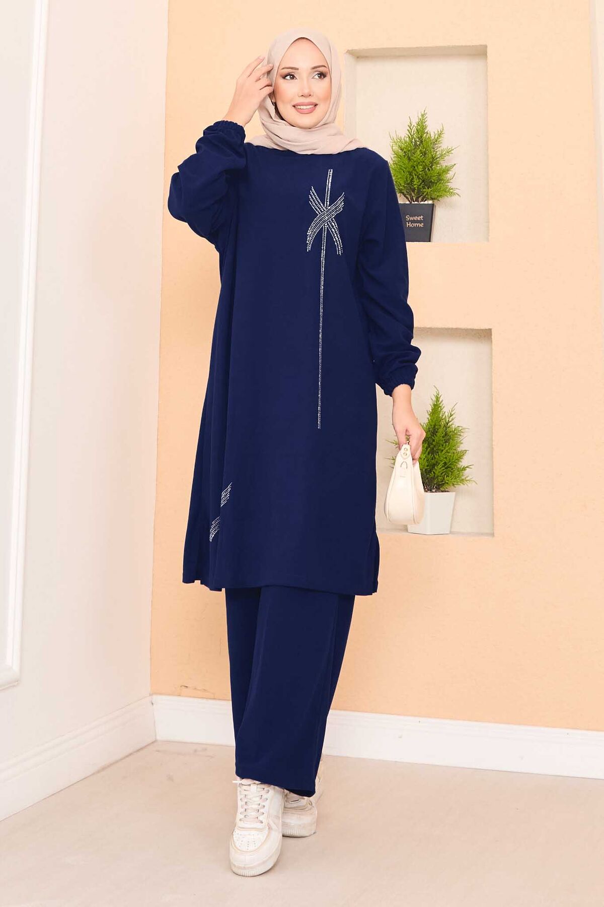 Stilize Taş Desenli Mini Yırtmaçlı Tesettür Takım Saks Stilize Taş Desenli Mini Yırtmaçlı Tesettür Takım Saks