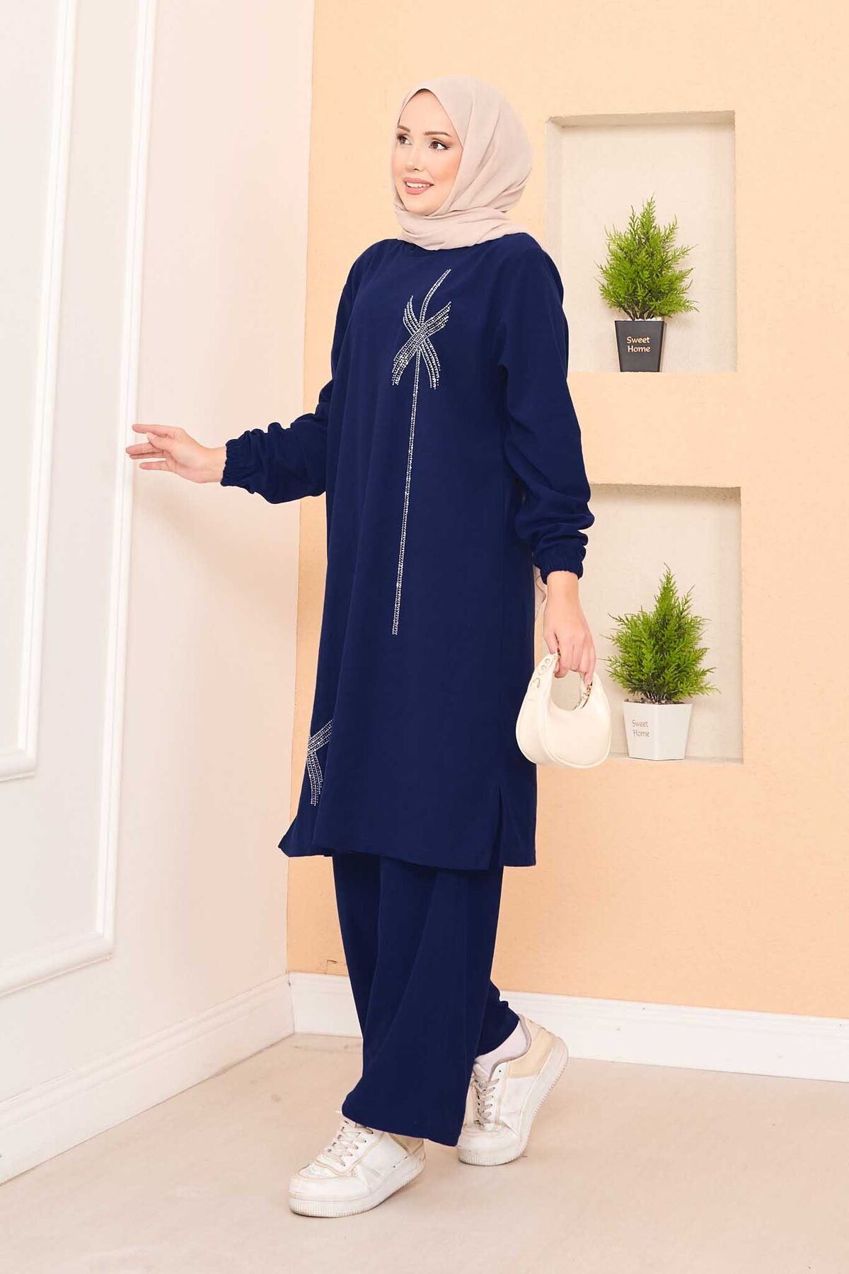 Stilize Taş Desenli Mini Yırtmaçlı Tesettür Takım Saks Stilize Taş Desenli Mini Yırtmaçlı Tesettür Takım Saks