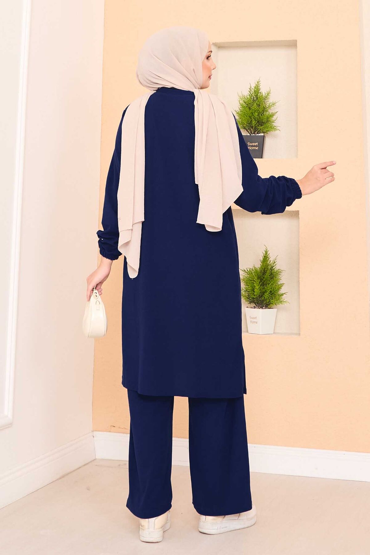 Stilize Taş Desenli Mini Yırtmaçlı Tesettür Takım Saks Stilize Taş Desenli Mini Yırtmaçlı Tesettür Takım Saks